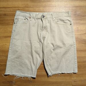 Levi's Denizen 218 Slim Straight Fit Regular Mens 36 Raw Hem Beige Bermuda